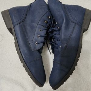 Size 12m navy blue ankle strap and front string up hiking boots.